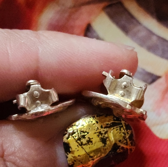 Vintage Silver gold Floral Clip-On Earrings. - Picture 7 of 12